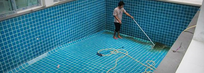 How To Clean The Swimming Pool Tiles, How Do You Clean Swimming Pool Tile